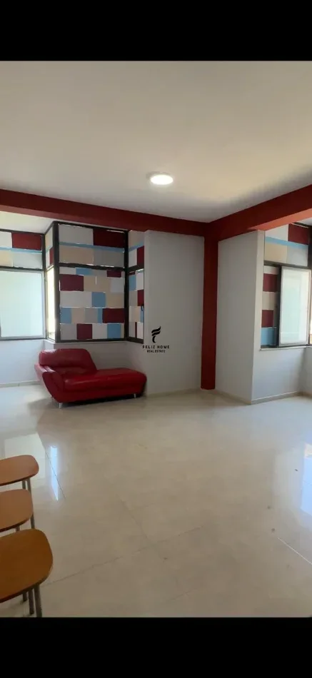 Tirane, jepet me qera zyre Kati 1, 120 m² 950 € (RRUGA E DURRESIT)