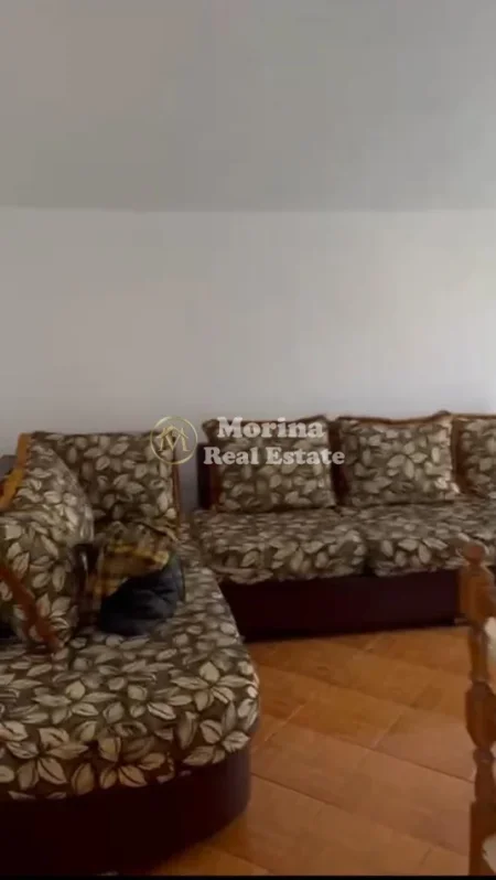 Tirane, jepet me qera apartament 2+1 Kati 3, 100 m² 400 € (Laprake)