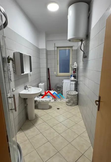 Mali Robit, shitet apartament 1+1+Ballkon Kati 5, 89 m² 142.000 € (MALI I ROBIT,GOLEM)