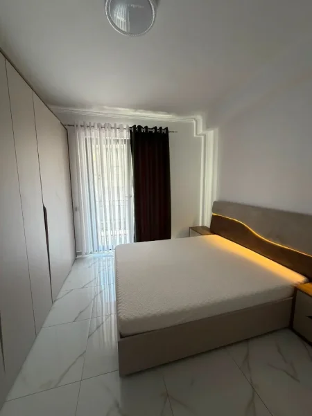 Tirane, jepet me qera apartament 1+1 Kati 4, 77 m² 500 € (Astir)