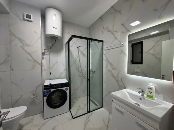 Tirane, jepet me qera apartament 1+1 Kati 4, 77 m² 500 € (Astir)