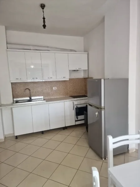 Tirane, jepet me qera apartament 1+1 Kati 7, 59 m² 400 € (astir 2 palmat)