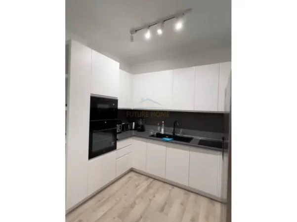 Tirane, shitet apartament 2+1 Kati 1, 113 m² 275.000 € (UNAZA E RE)