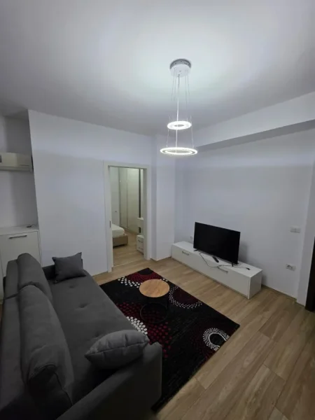 Tirane, jepet me qera apartament 1+1 Kati 6, 50 m² 420 € (Liqeni i Thatë)
