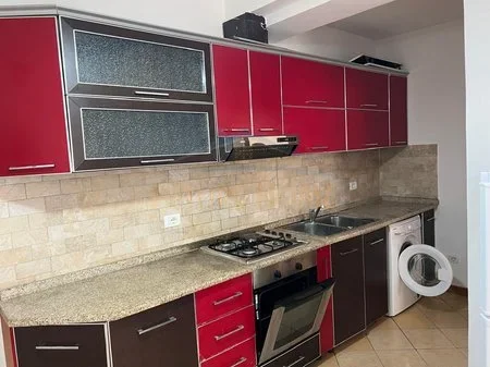 Durres, jepet me qera apartament 1+1 Kati 8, 48 m² 420 € (Pallati I Sportit)