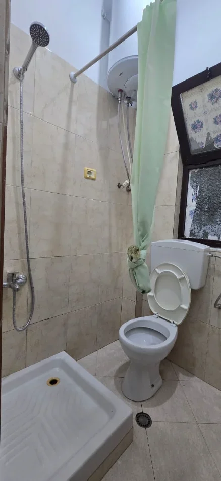 Tirane, jepet me qera apartament 1+1 ,Kati 1, 50 m² 330 € (Bulevardi i Ri)
