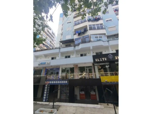 Tirane, shitet ambjent biznesi Kati 0, 44 m² 110.000 € (Laprake Select142952)