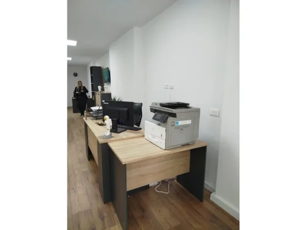Tirane, shitet ambjent biznesi Kati 0, 44 m² 110.000 € (Laprake Select142952)