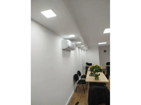 Tirane, shitet ambjent biznesi Kati 0, 44 m² 110.000 € (Laprake Select142952)