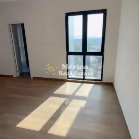 Tirane, jepet me qera apartament 2+1 Kati 3, 98 m² 500 € (Rruga Ferit Xhajko)