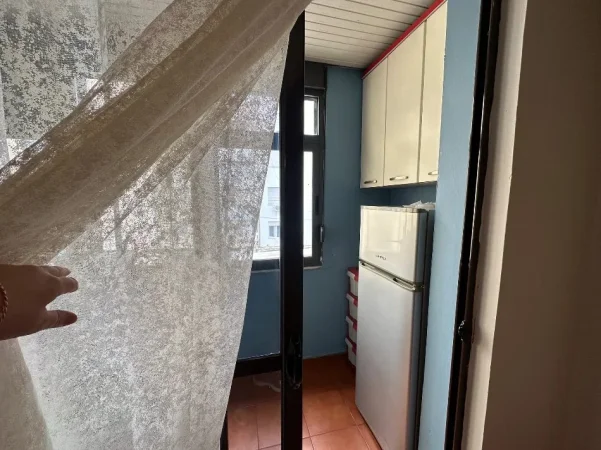Tirane, jepet me qera apartament 2+1 Kati 5, 70 m² 500 € (Rruga Ferit Xhajko)