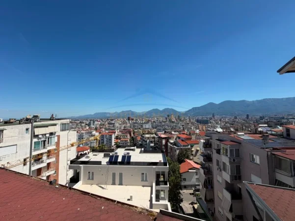 Tirane, shitet apartament 4+1 Kati 4, 237 m² 323.000 € (SELITE)