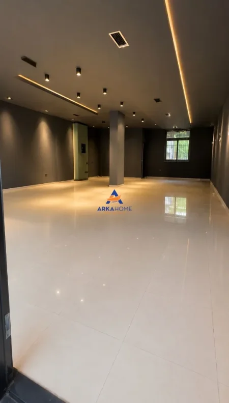 Tirane, jepet me qera ambjent biznesi Kati 0, 100 m² 2.114 € 