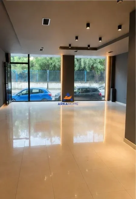 Tirane, jepet me qera ambjent biznesi Kati 0, 100 m² 2.114 € 