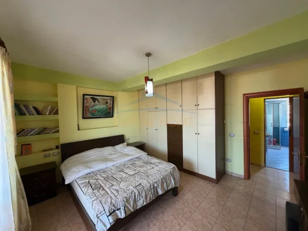 Tirane, shitet apartament 4+1 Kati 4, 237 m² 323.000 € (SELITE)