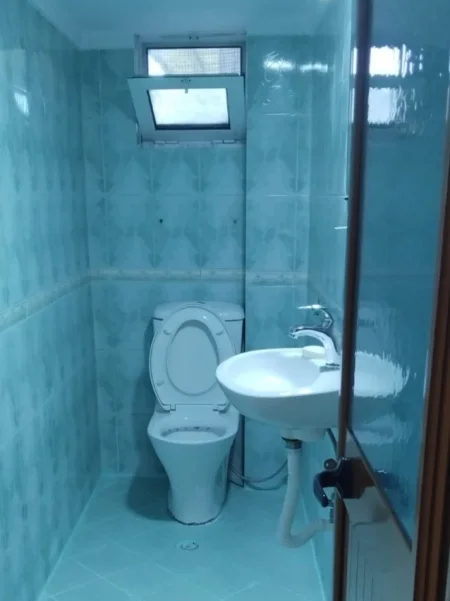 Tirane, jepet me qera apartament 4+1 Kati 2, 120 m² 500 € (Astir - pranë Vilës L)
