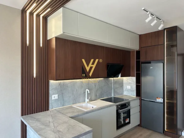 Tirane, jepet me qera apartament 1+1+Ballkon Kati 7, 56 m² 450 € (UNIVERS CITY)
