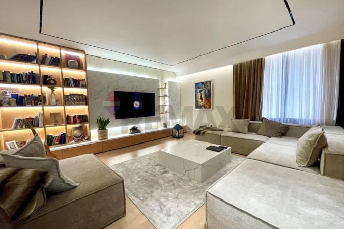 Tirane, shitet apartament 3+1 , 135 m² 450.000 € (Qender)