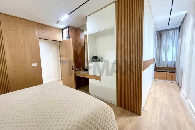 Tirane, shitet apartament 3+1 , 135 m² 450.000 € (Qender)