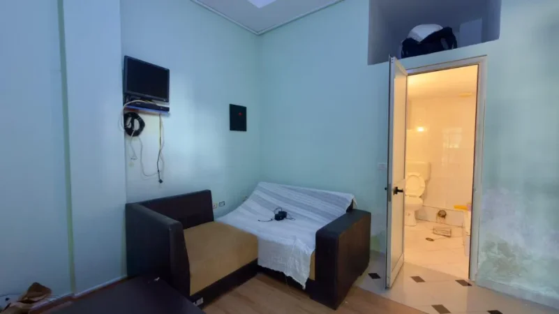 Tirane, jepet me qera ambjent biznesi Kati 0, 141 m² 700 € (Astir Vila L)