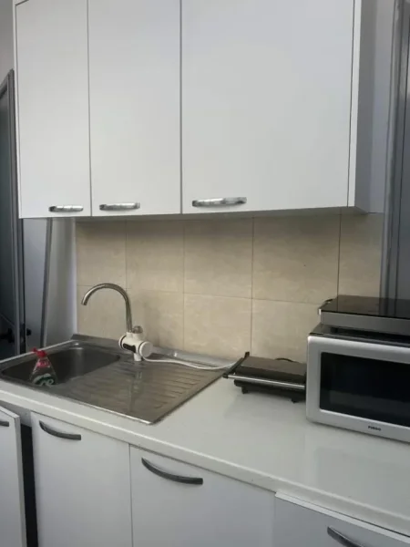 Tirane, jepet me qera apartament 1+1 Kati 2, 60 m² 350 € (Astir)