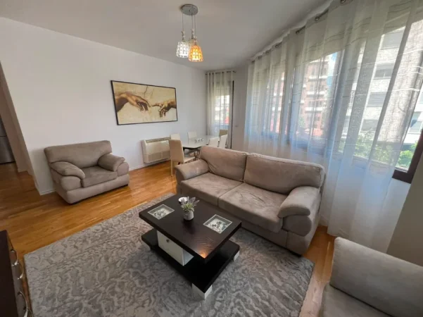 Tirane, jepet me qera apartament 2+1 Kati 2, 100 m² 1.250 € (Rruga e Barrikadave)
