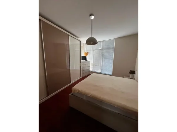 Tirane, jepet me qera apartament 1+1 Kati 8, 110 m² 600 € 