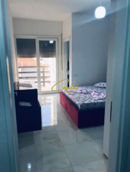 Tirane, jepet me qera apartament 2+1 Kati 2, 105 m² 700 € (SELVIA)