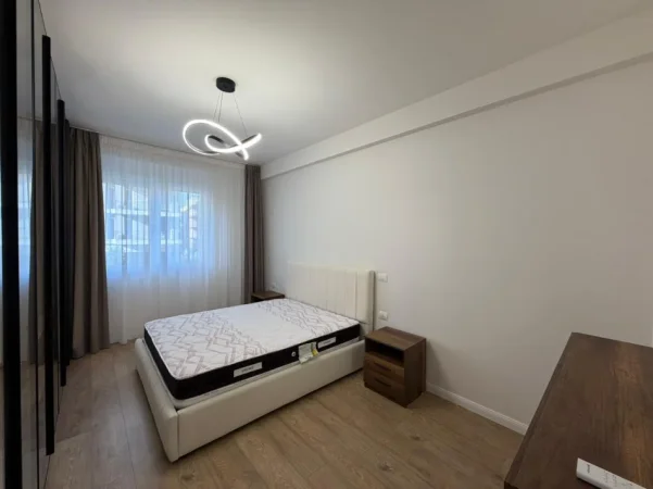 Tirane, jepet me qera apartament 1+1 Kati 4, 70 m² 800 € (Komuna e Parisit)