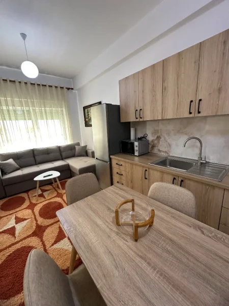 Tirane, jepet me qera apartament 1+1+Ballkon Kati 5, 52 m² 400 € (Pasho Hysa,Kompleksi Mangalem,40.000Leke)