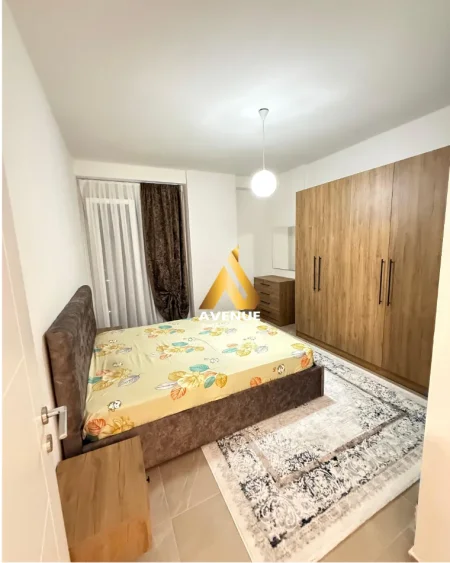 Tirane, jepet me qera apartament 1+1+Ballkon Kati 9, 60 m² 450 € (SOKRAT MIHO)