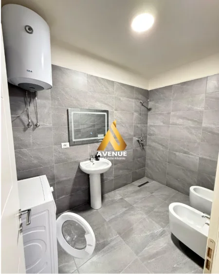 Tirane, jepet me qera apartament 1+1+Ballkon Kati 9, 60 m² 450 € (SOKRAT MIHO)
