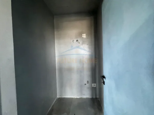 Shitet apartament 2+1 Kati 3, 105 m² 580.000 € (liqeni)