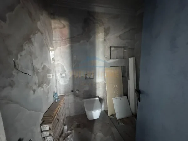 Shitet apartament 2+1 Kati 3, 105 m² 580.000 € (liqeni)