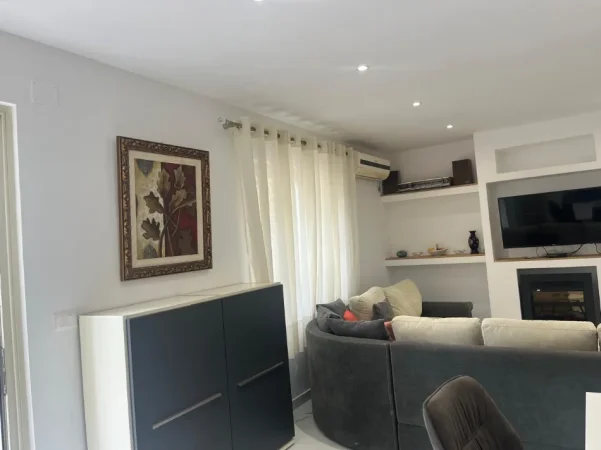 Tirane, jepet me qera apartament 2+1 Kati 1, 80 m² 550 € (Siri Kodra)