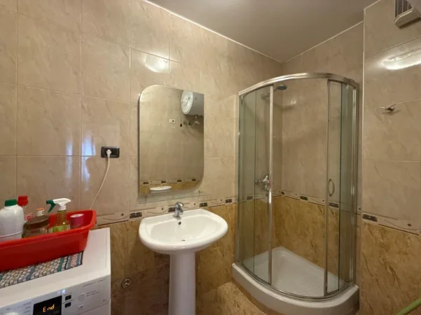 Tirane, jepet me qera apartament Kati 9, 97 m² 700 € (Qender)