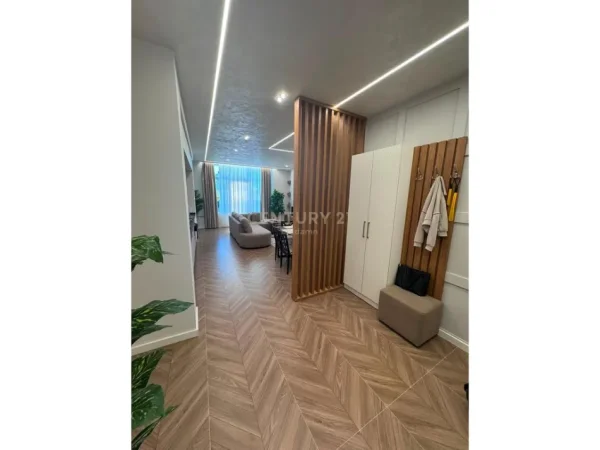 Durres, jepet me qera apartament 2+1 Kati 5, 115 m² 1.200 € 
