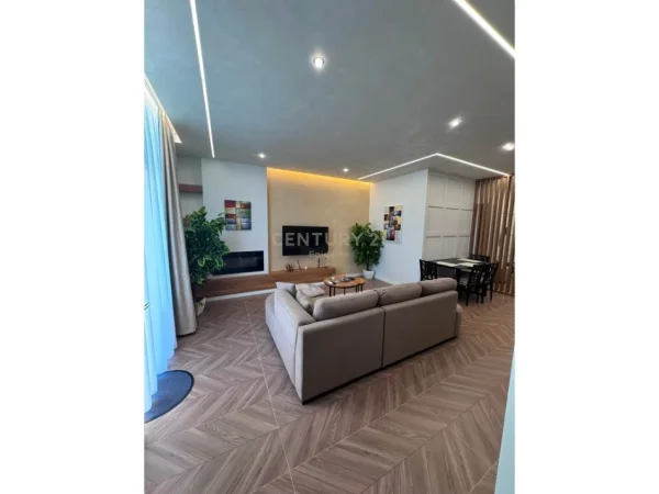 Durres, jepet me qera apartament 2+1 Kati 5, 115 m² 1.200 € 