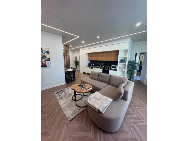 Durres, jepet me qera apartament 2+1 Kati 5, 115 m² 1.200 € 