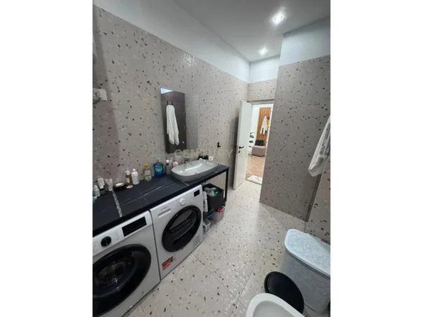 Durres, jepet me qera apartament 2+1 Kati 5, 115 m² 1.200 € 