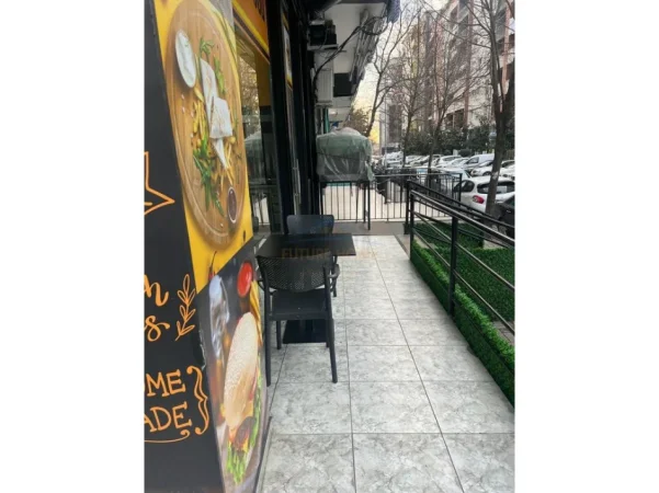 Tirane, jepet me qera ambjent biznesi Kati 0, 35 m² 500 € (Rruga "5 Maji",Liqeni i Thate)