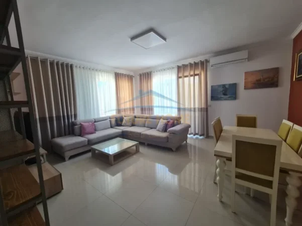 Tirane, jepet me qera apartament 2+1+2 Kati 2, 127 m² 800 € (KOPSHTI BOTANIK)