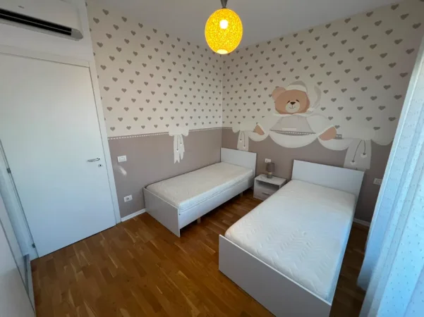 Tirane, jepet me qera apartament 2+1 Kati 2, 105 m² 1.250 € (Rruga e Barrikadave)