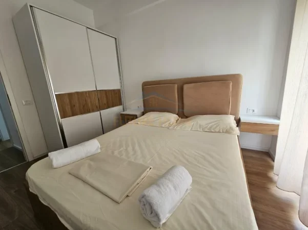 Tirane, jepet me qera apartament 1+1 Kati 3, 41 m² 400 € (FRESK , Residenca OXA)