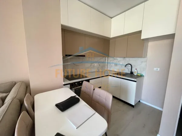 Tirane, jepet me qera apartament 1+1 Kati 7, 65 m² 470 € (QTU , UNIVERS CITY)