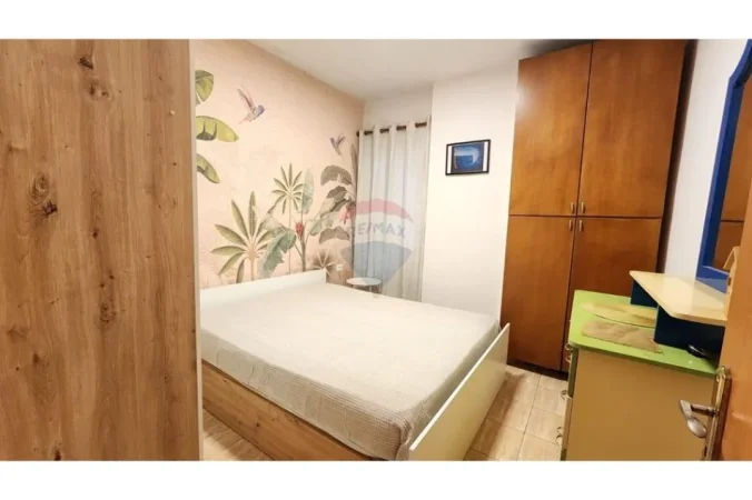 Tirane, jepet me qera apartament 1+1+Ballkon Kati 2, 60 m² 400 € (Astir)
