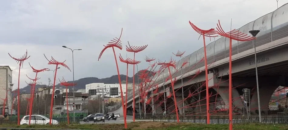 Tirane, shitet dyqan Kati 0, 145 m² 350.000 € (Astir)