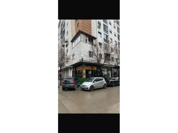 Tirane, jepet me qera ambjent biznesi Kati 0, 35 m² 500 € (RRUGA 5 MAJI)