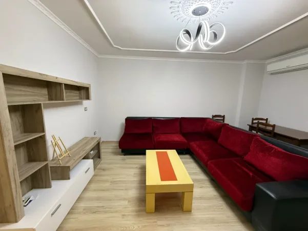 Tirane, shitet apartament 1+1 Kati 1, 50 m² 114.000 € (Perballe shkolles VACE ZELA)