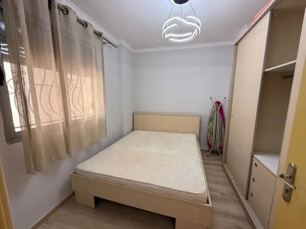 Tirane, shitet apartament 1+1 Kati 1, 50 m² 114.000 € (Perballe shkolles VACE ZELA)